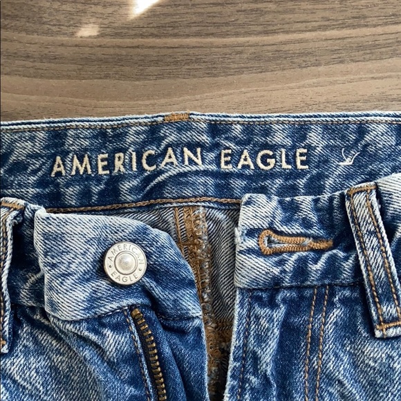 American Eagle High Rise mom jeans - Picture 2 of 3